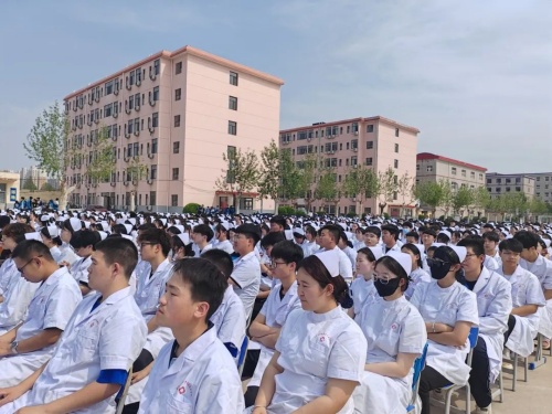 石家莊冀聯(lián)醫(yī)學(xué)中專學(xué)校成功舉辦第113個國際護士節(jié)
