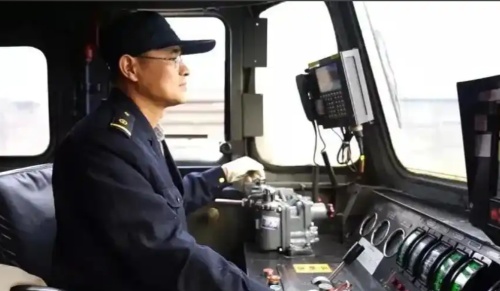 火車司機(jī)駕駛證怎么考？
