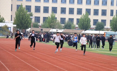 石家莊東華鐵路學(xué)校招生有年齡限制嗎？