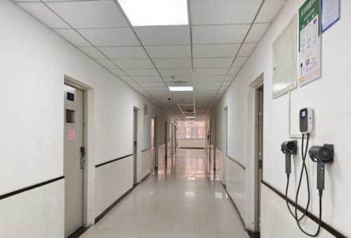 石家莊東華鐵路學校宿舍能洗澡嗎？